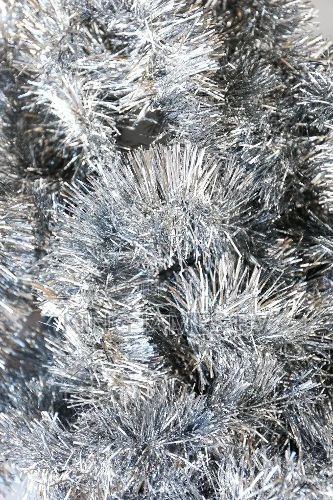 Premium Tinsel Garland – Elegant Holiday Décor
