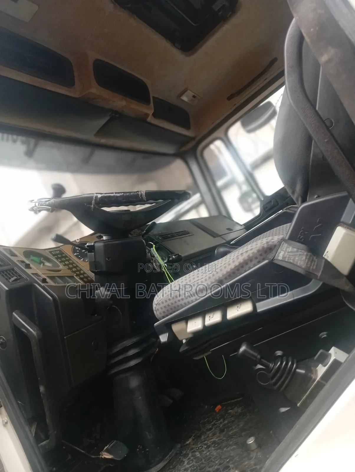 Man Tipper Manual Injector