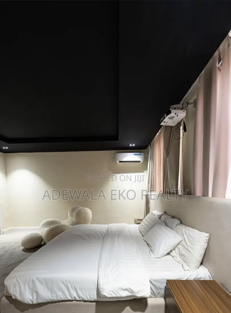 Lux 1-Bedroom Shortlet in Lekki Phase 1 - 85" Cinema TV 24/7 Power.