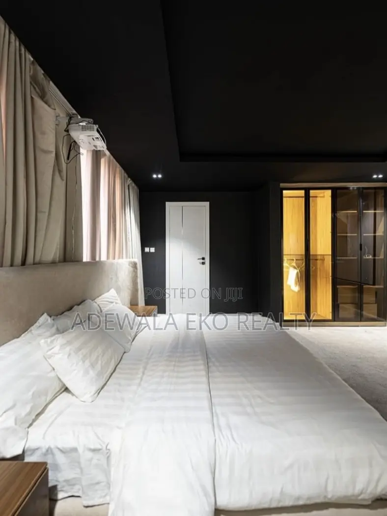 Lux 1-Bedroom Shortlet in Lekki Phase 1 - 85" Cinema TV 24/7 Power.