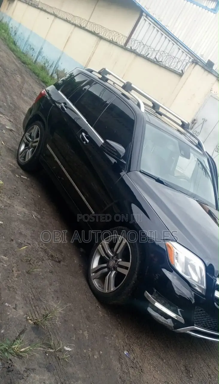 Mercedes-Benz GLK-Class Base GLK 350 4dr AWD 4MATIC (3.5L 6cyl 7A) 2015