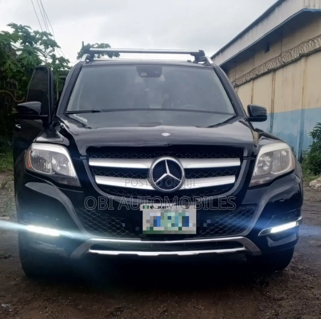 Mercedes-Benz GLK-Class Base GLK 350 4dr AWD 4MATIC (3.5L 6cyl 7A) 2015