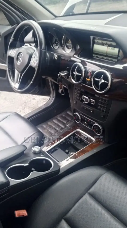 Mercedes-Benz GLK-Class Base GLK 350 4dr AWD 4MATIC (3.5L 6cyl 7A) 2015