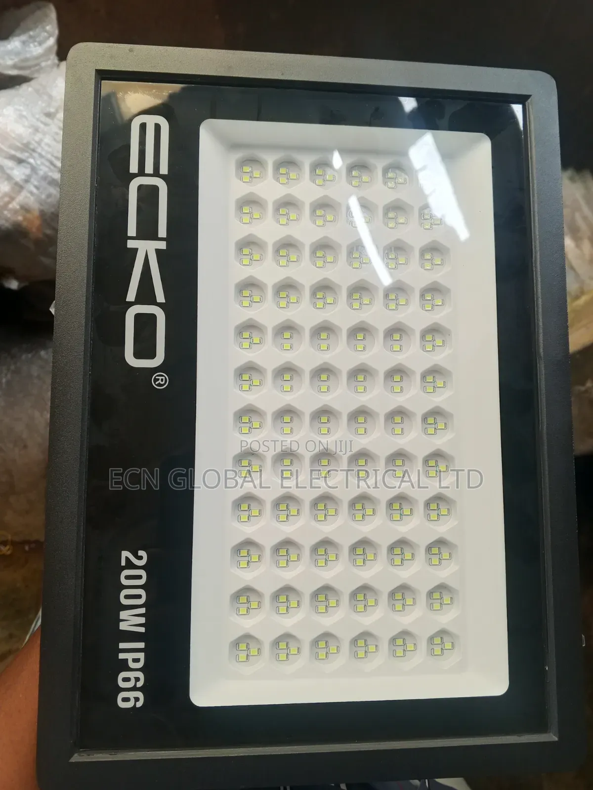 Ecko 200W IP66 LED Floodlight – Super Bright Outdoor Security Light