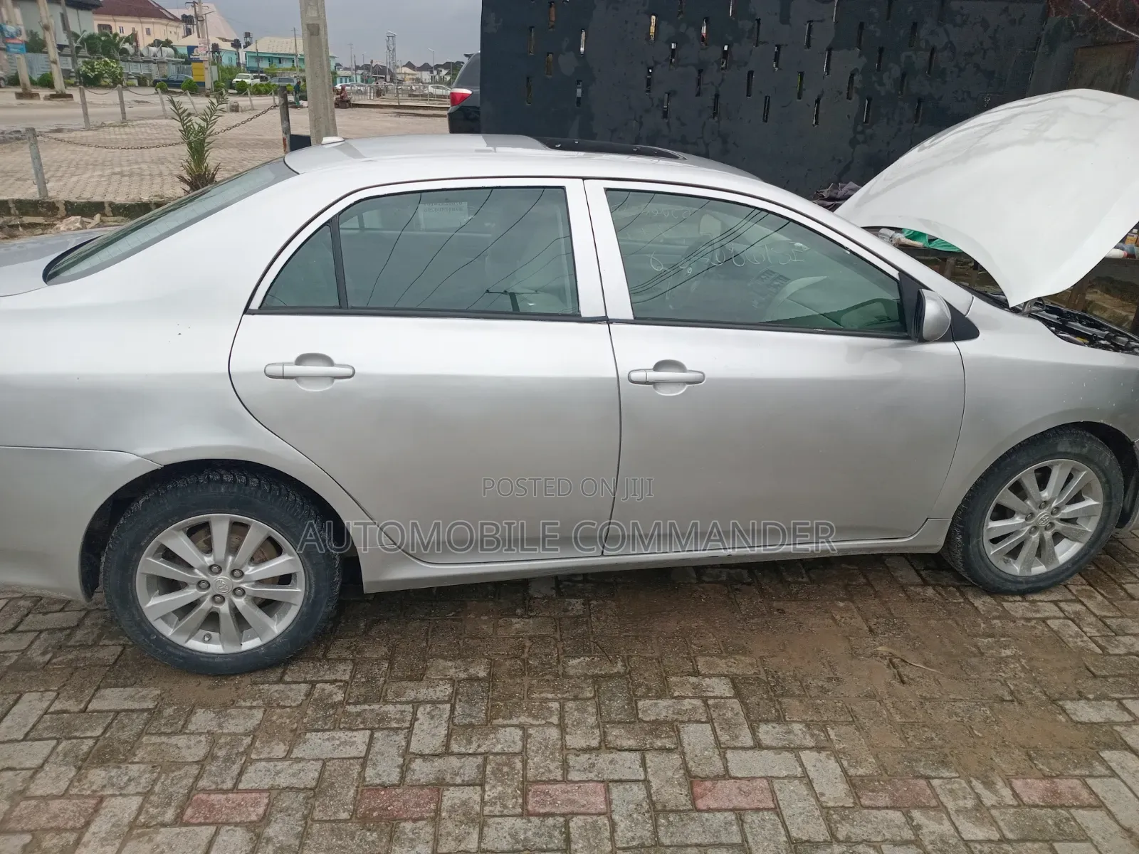 Toyota Corolla LE 4dr Sedan (1.8L 4 cyl 4A) 2009 Silver