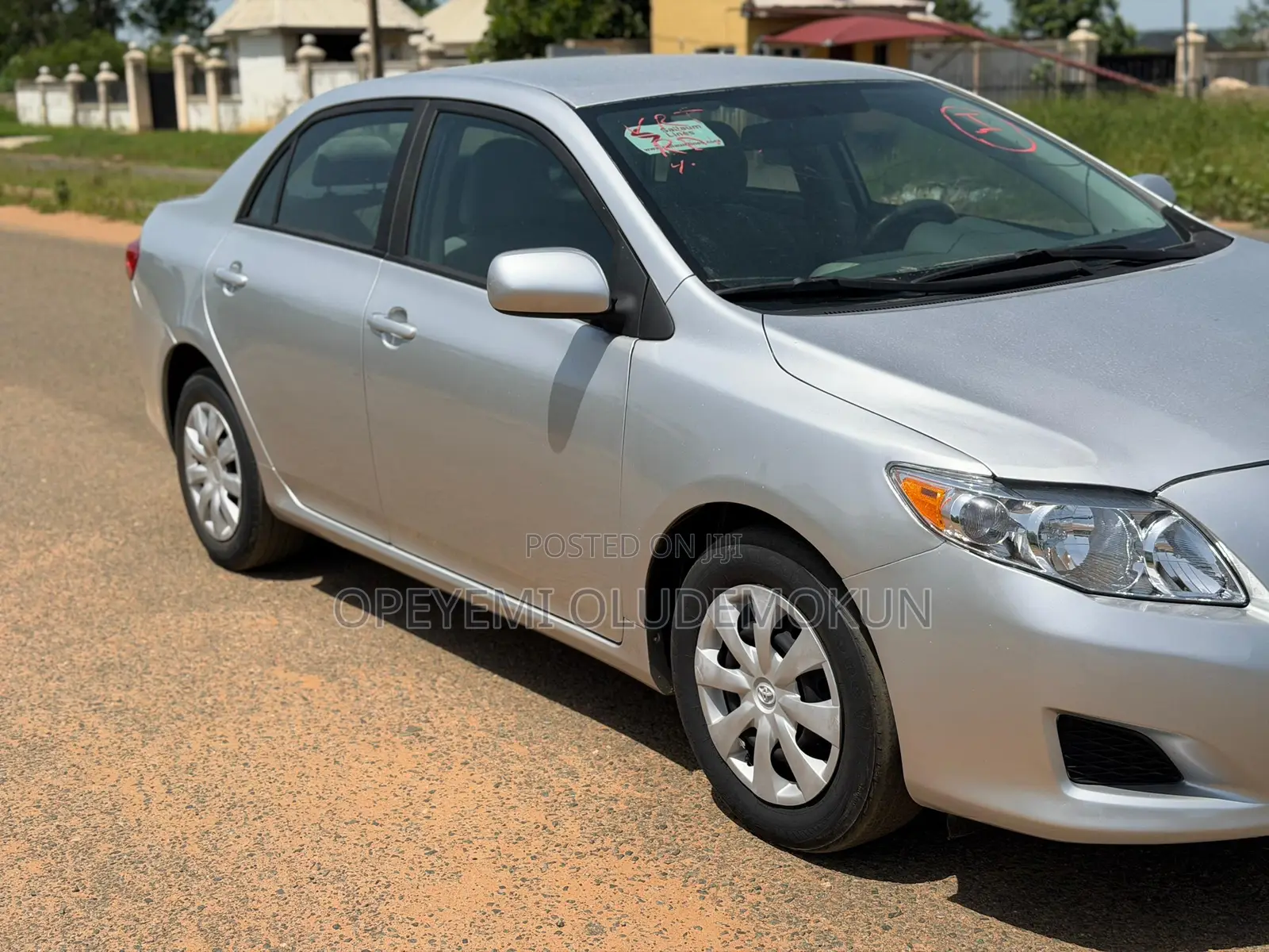 Toyota Corolla LE 4dr Sedan (1.8L 4cyl 4A) 2010 Silver