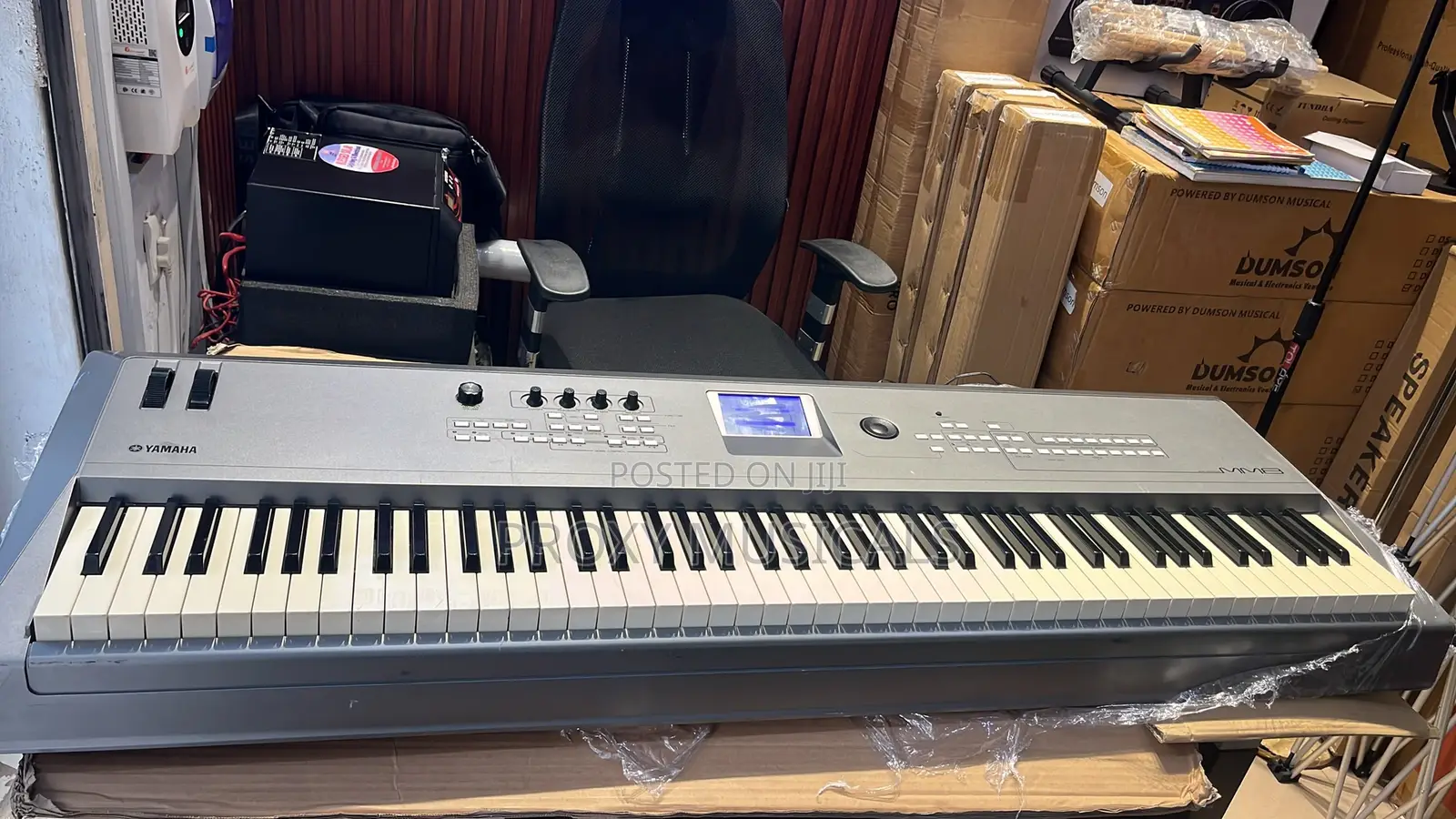 MM8 Yamaha Professional Keyboard - Direct UK Used