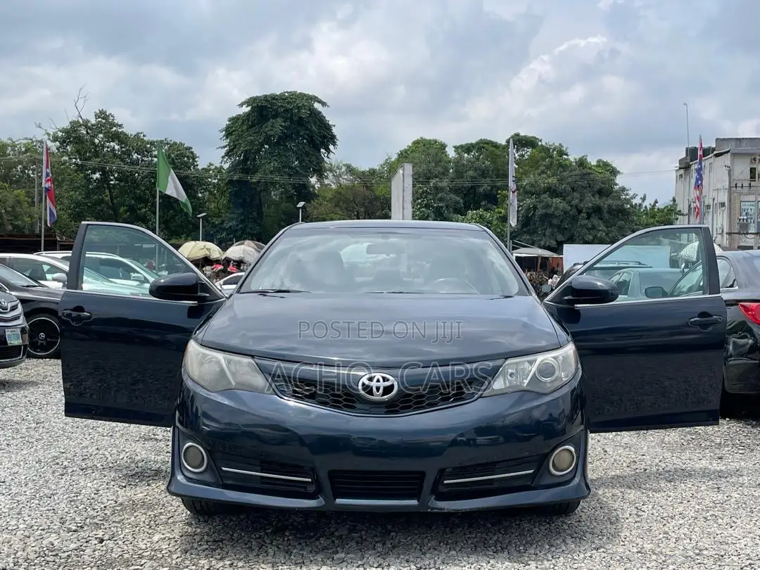 Toyota Camry 2013 Black