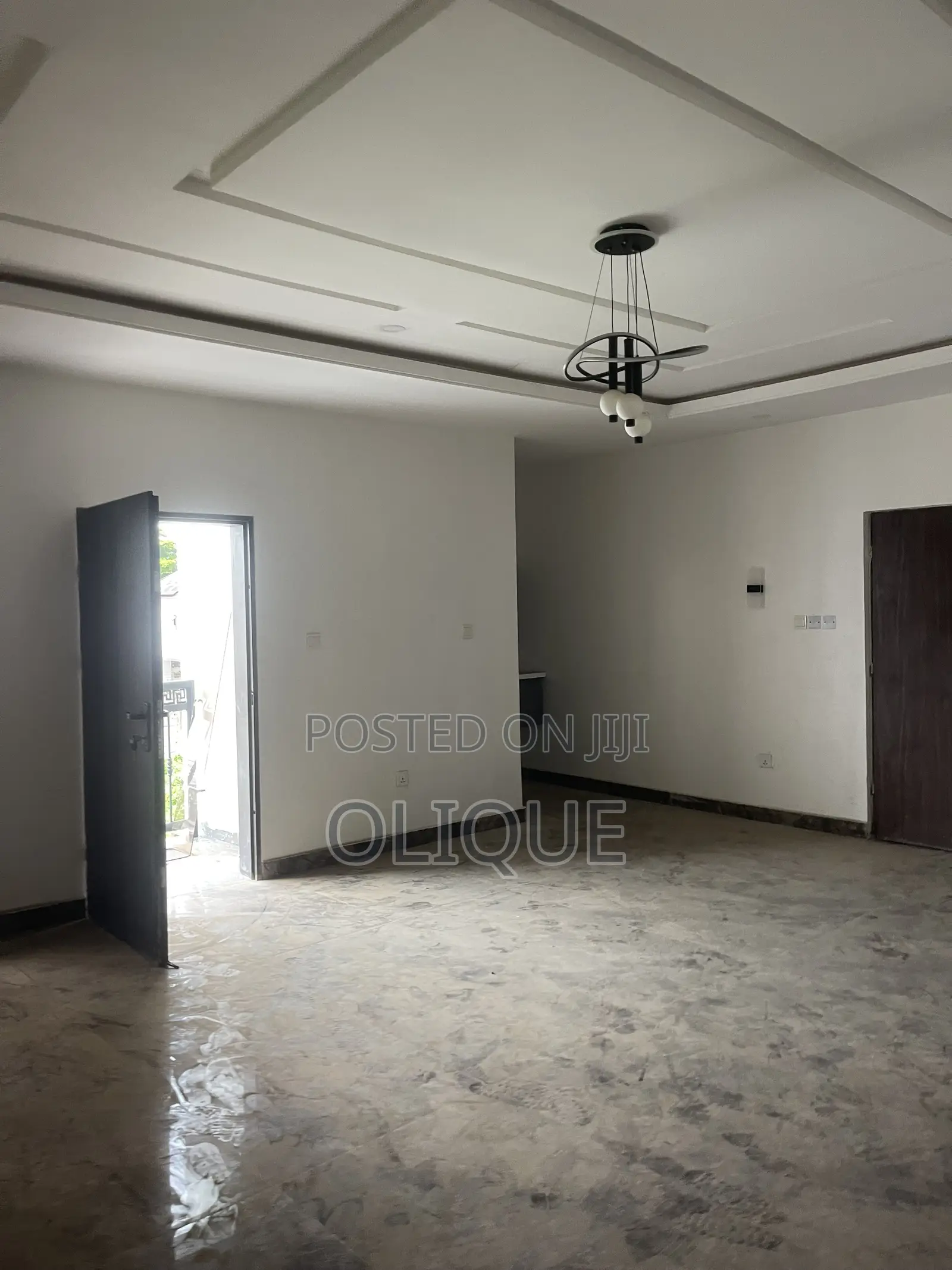18bdrm Block of Flats in Jahi Gilmore for rent