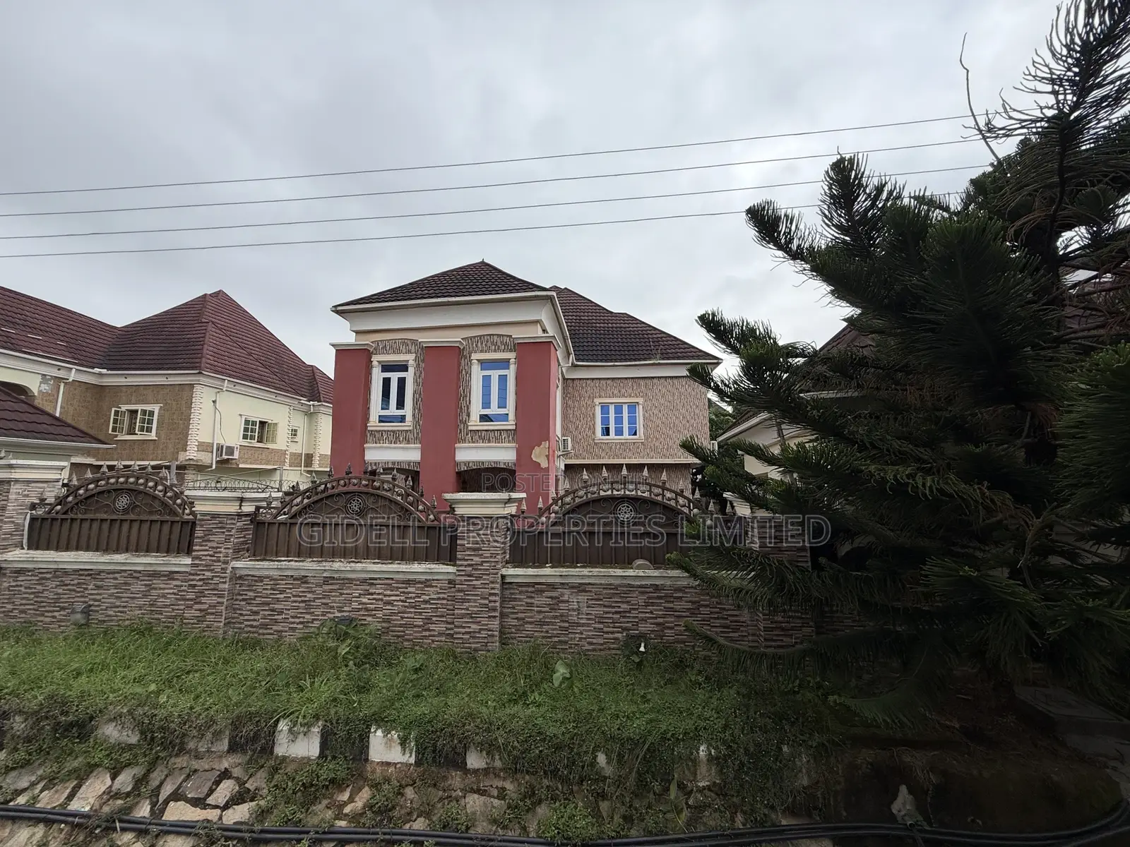5bdrm Duplex in Fynestone Estate,, Life Camp for sale