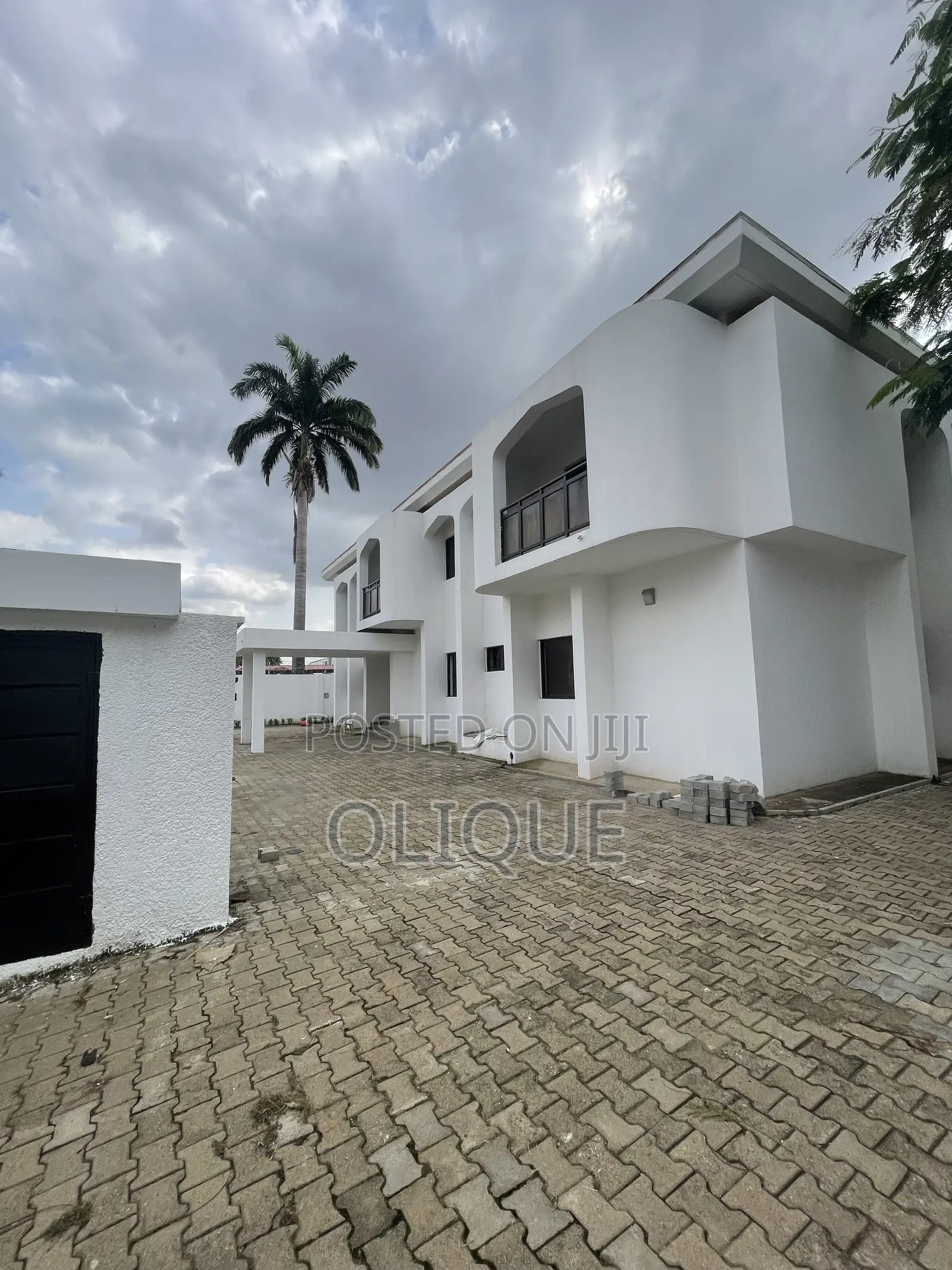 17bdrm Duplex in Maitama for rent
