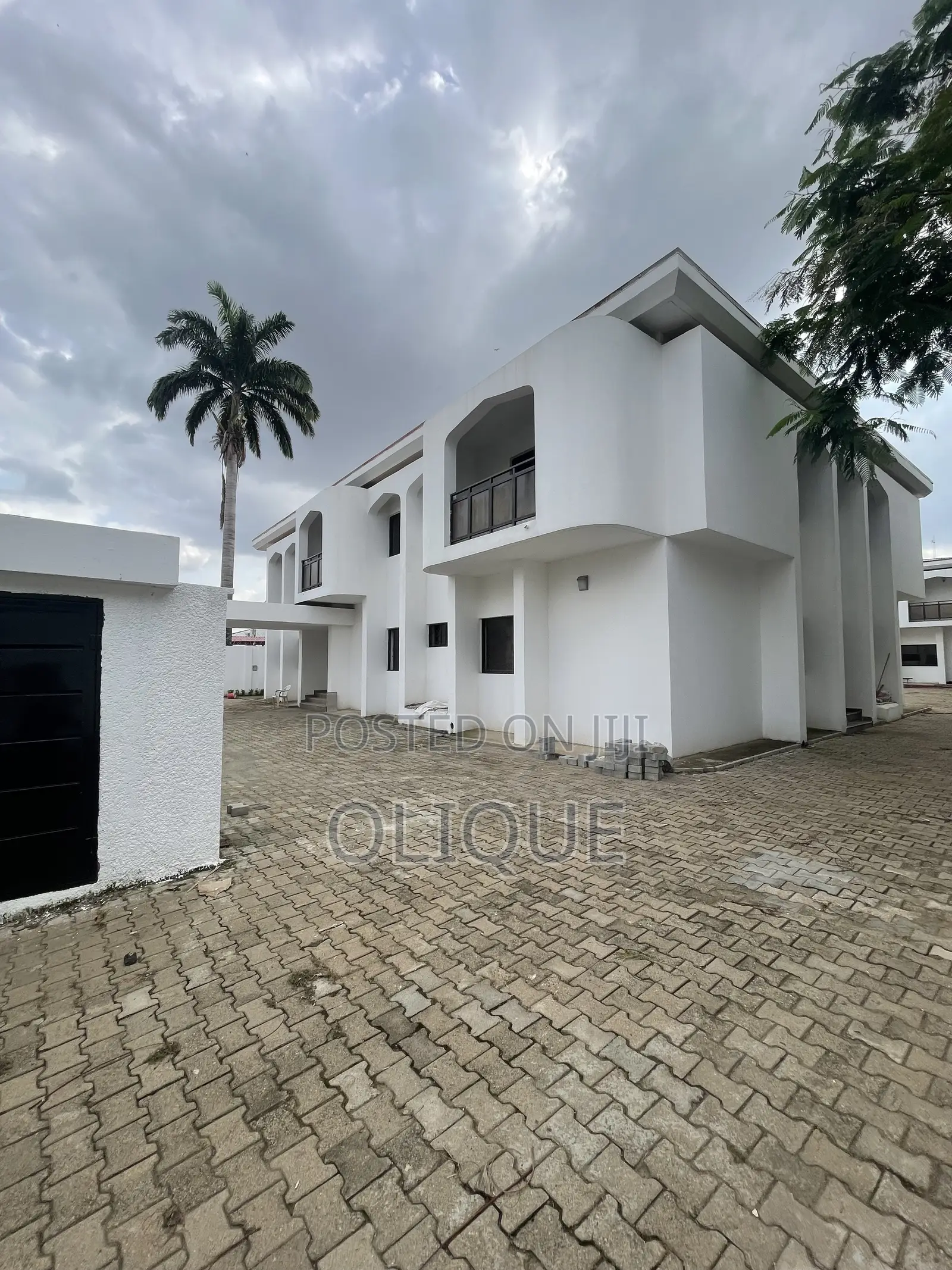 17bdrm Duplex in Maitama for rent