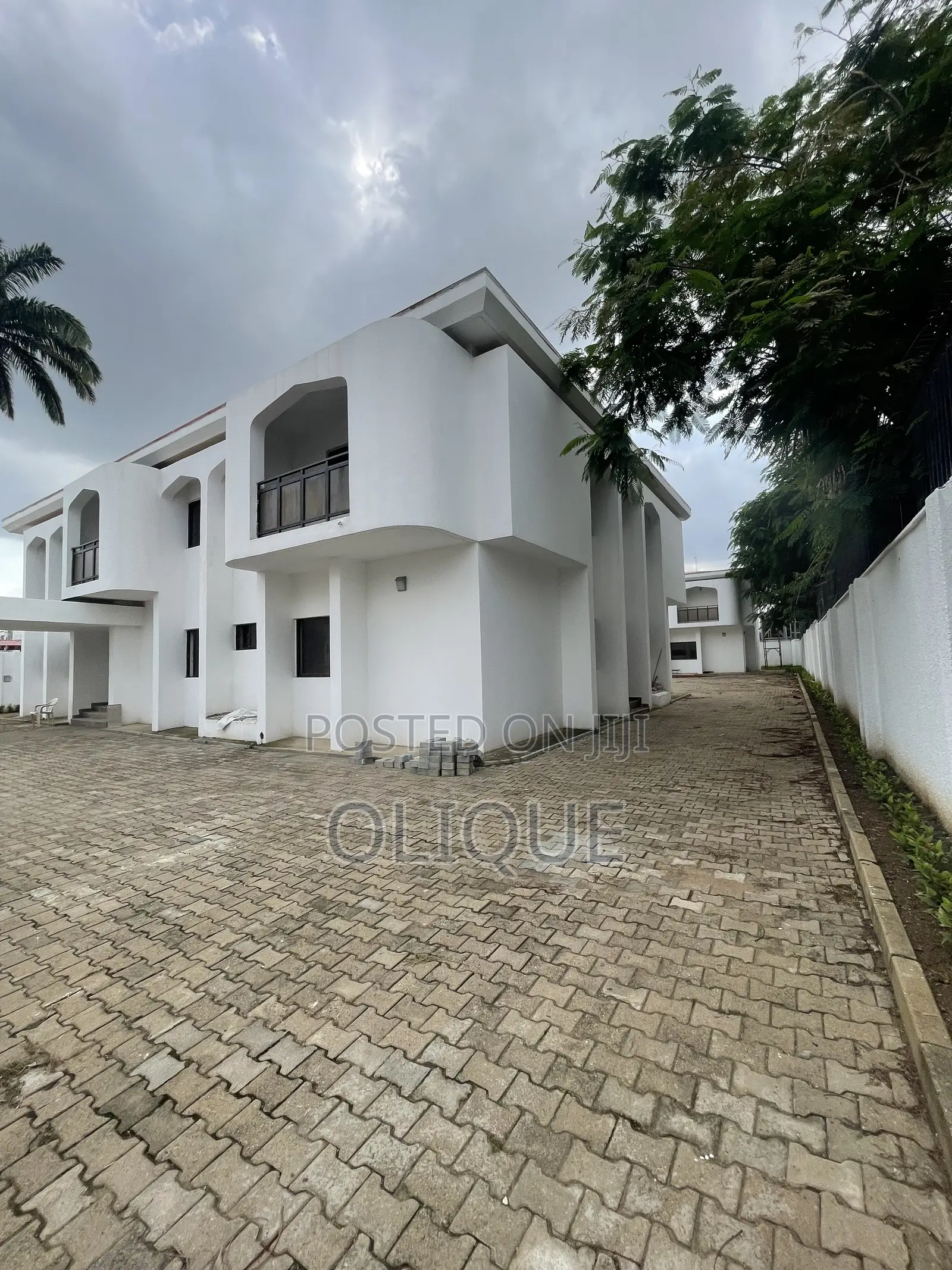 17bdrm Duplex in Maitama for rent