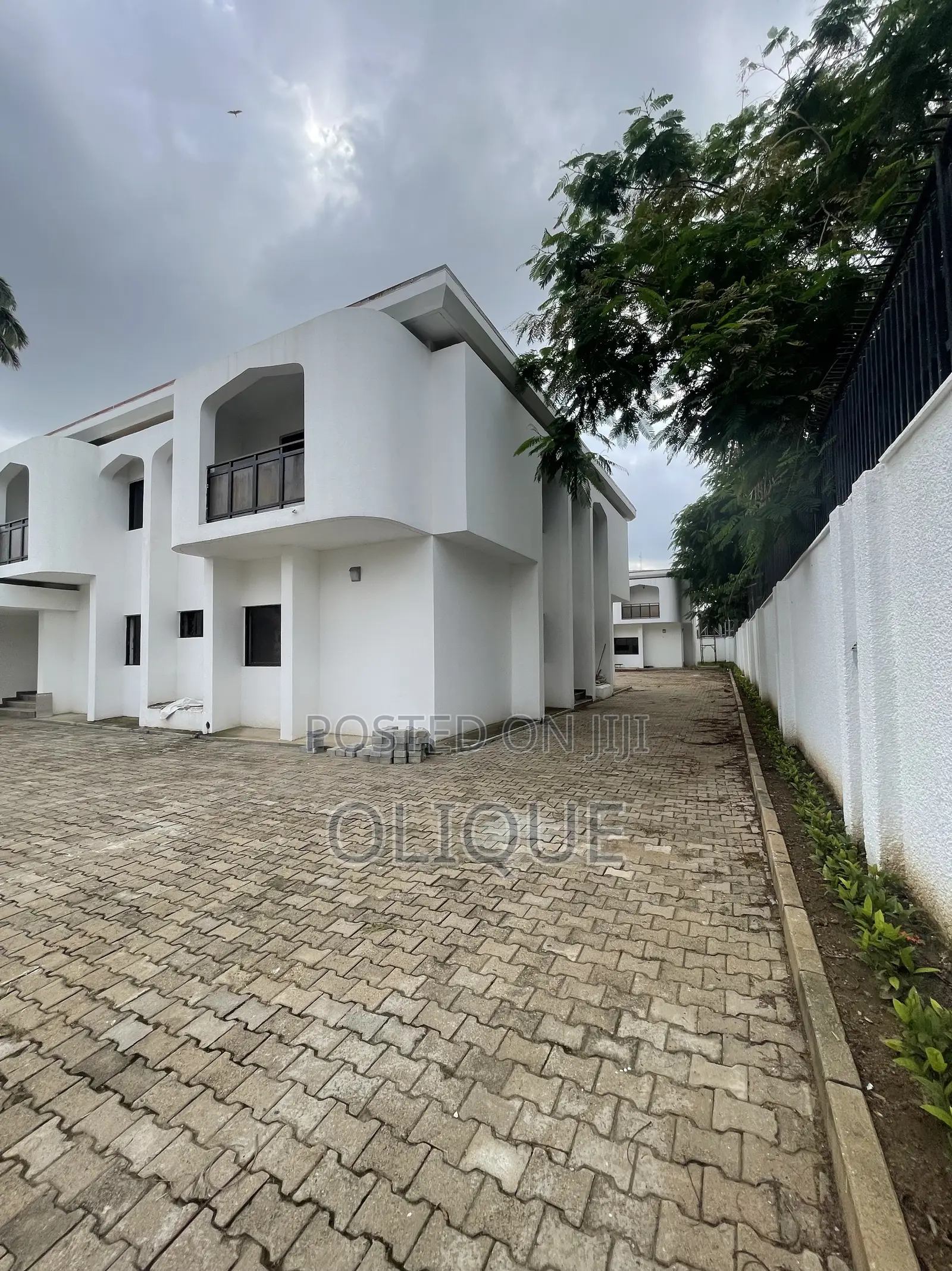 17bdrm Duplex in Maitama for rent
