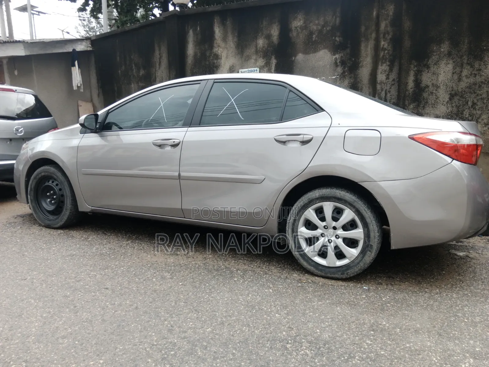 Toyota Corolla 2016 Brown
