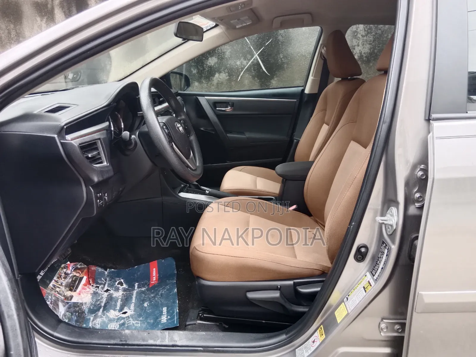 Toyota Corolla 2016 Brown