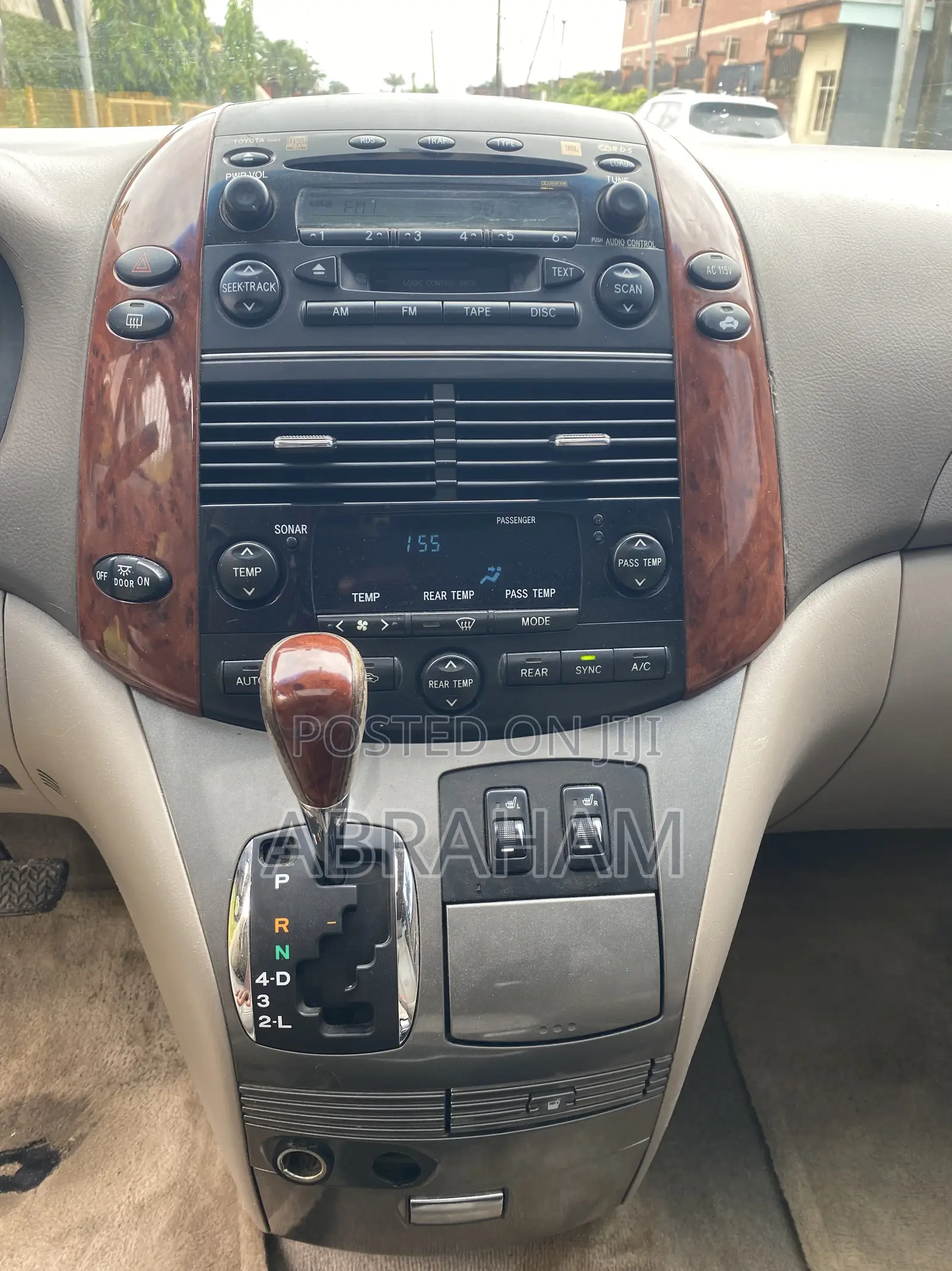 Toyota Sienna XLE Limited 2005 White