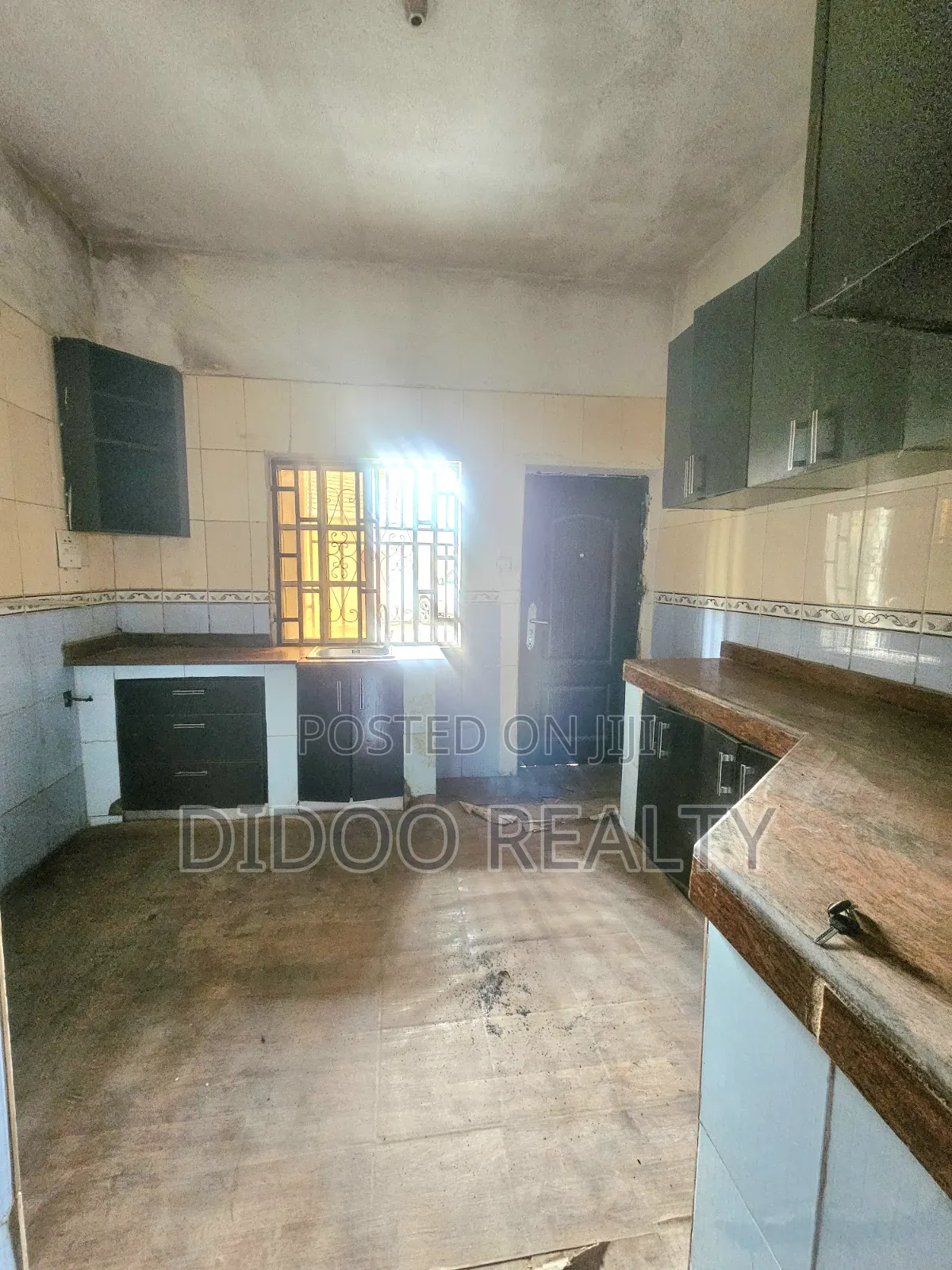 4bdrm Block of Flats in Wuye for rent