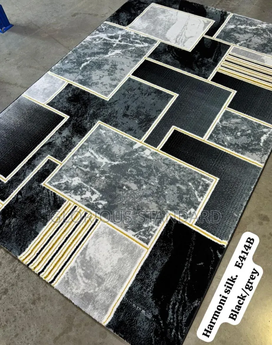 4 by 6 Center Rug