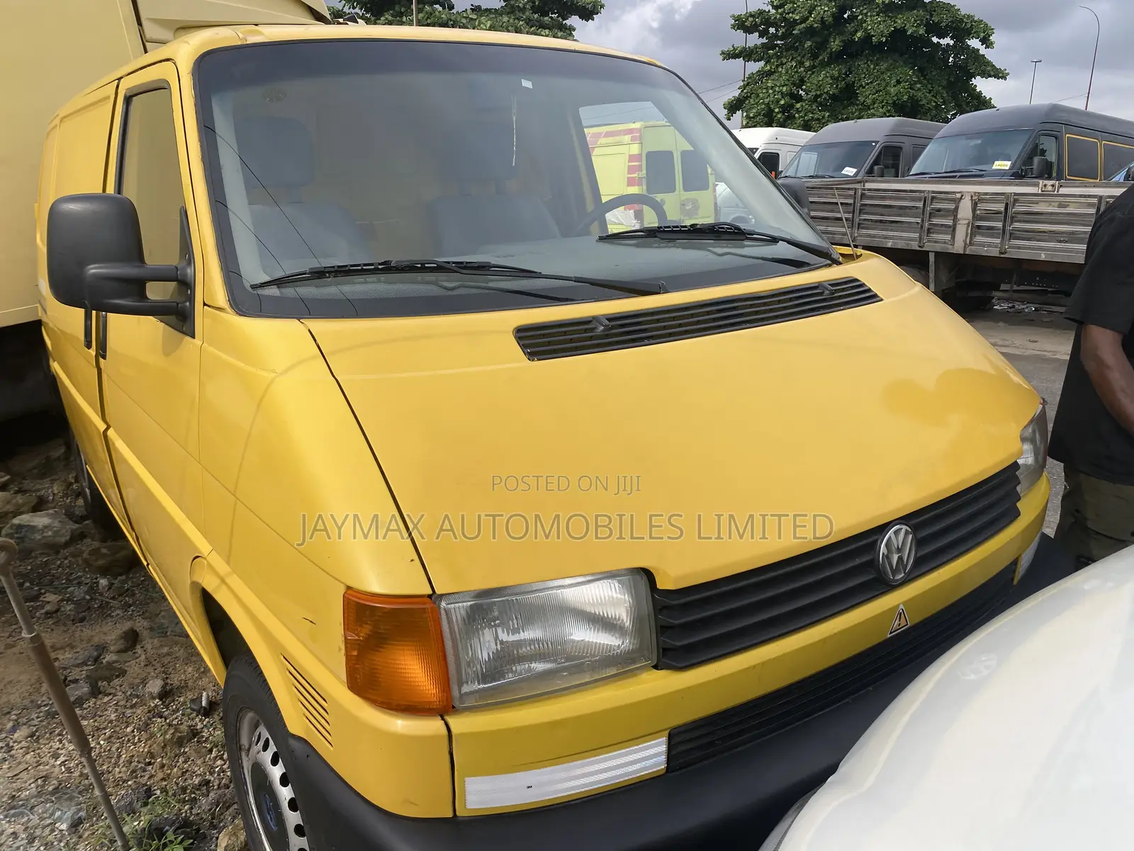 Volkswagen Transporter 2004 Yellow