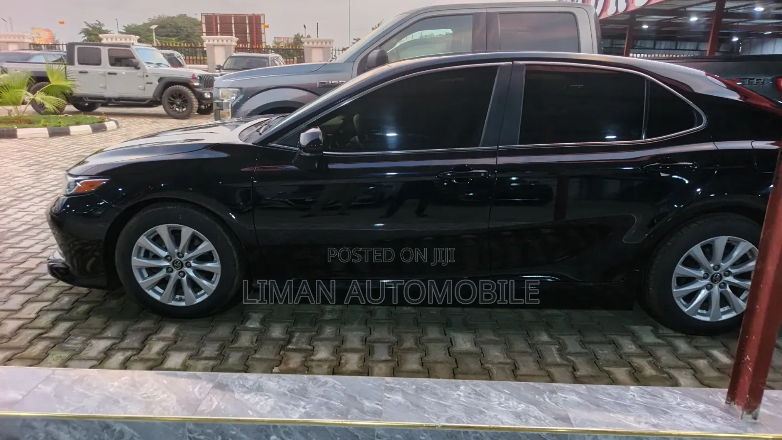 Toyota Camry LE FWD (2.5L 4cyl 8AM) 2018 Black