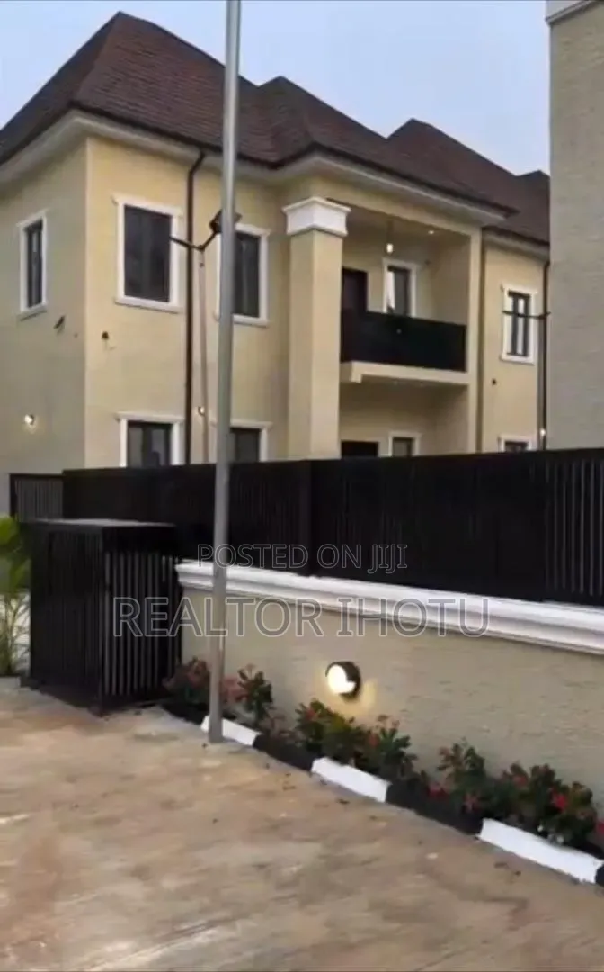 4bdrm Duplex in Gaduwa Estate for sale
