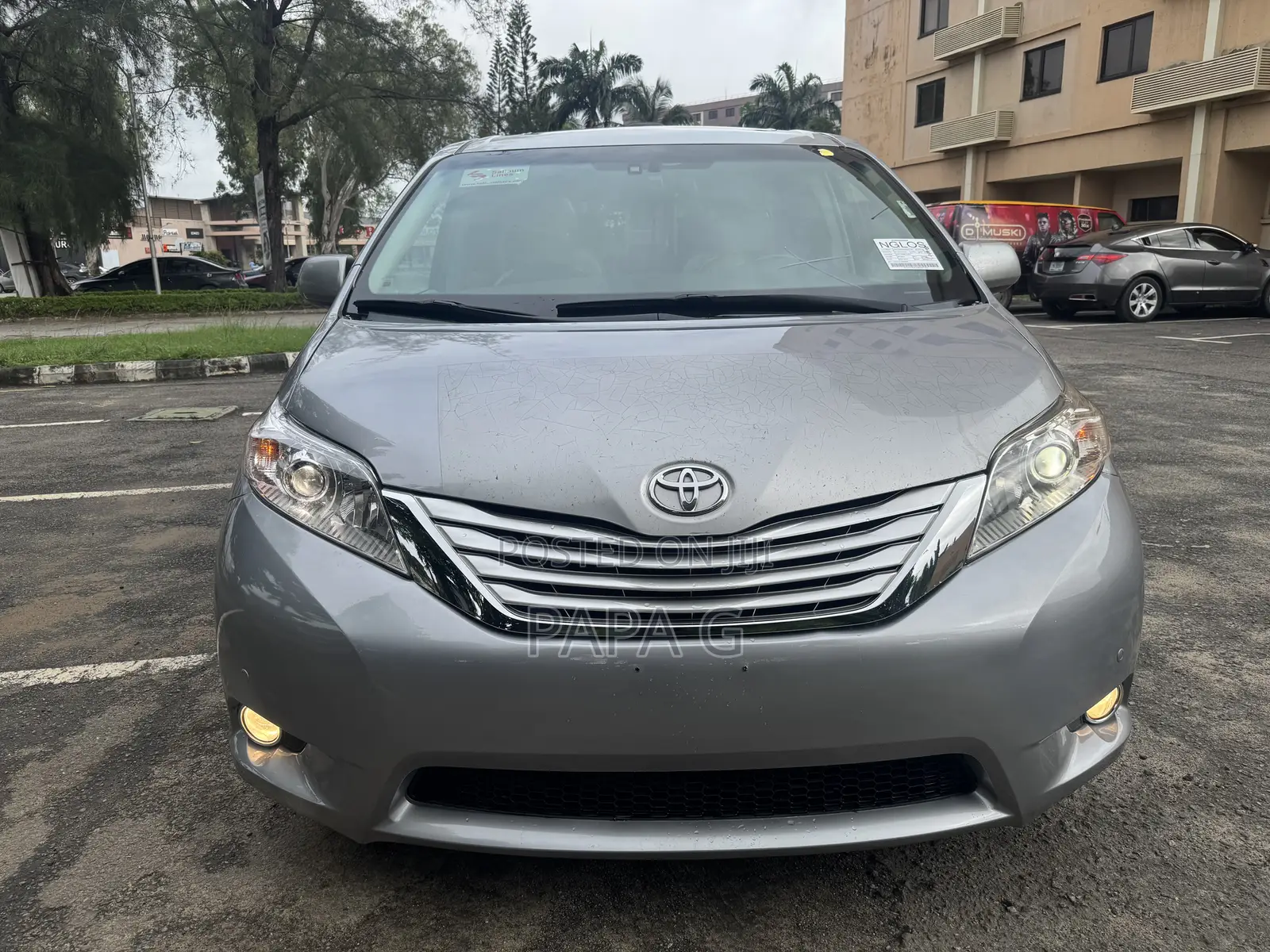 Toyota Sienna Limited 7 Passenger 2011 Silver