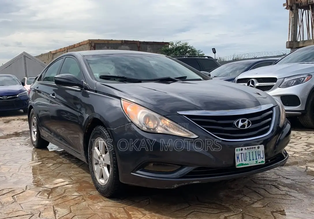 Hyundai Sonata GLS Sedan FWD (2.4L 4cyl 6M) 2012 Blue