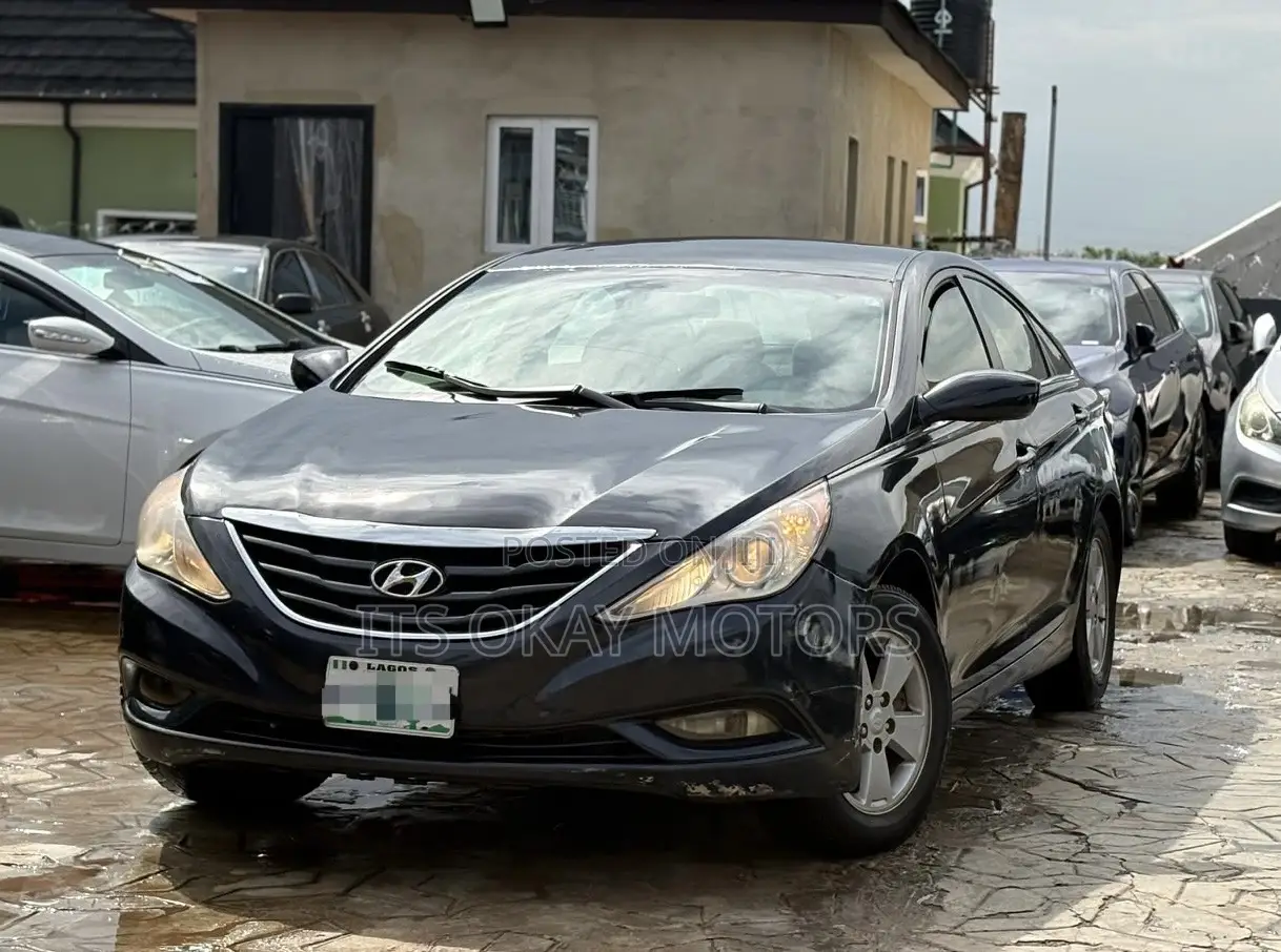 Hyundai Sonata GLS Sedan FWD (2.4L 4cyl 6M) 2012 Blue
