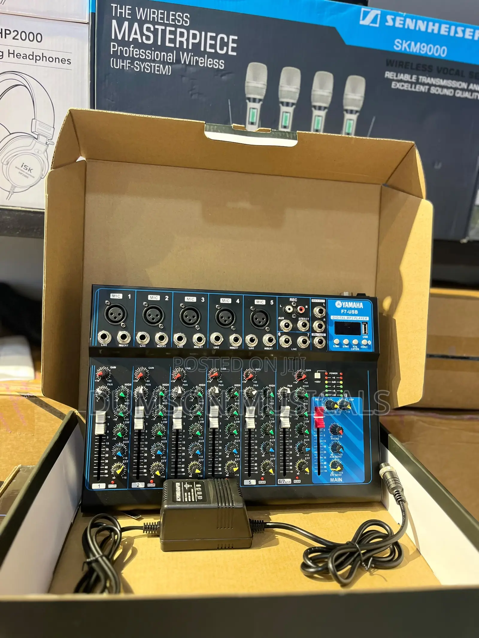Yamaha Seven 7 Channels Analog Console Mixer Bluetooth/ USB
