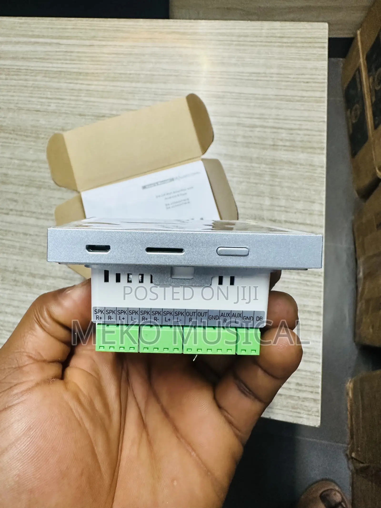 4 Channels Wall Amplifier With Android and Tuya
