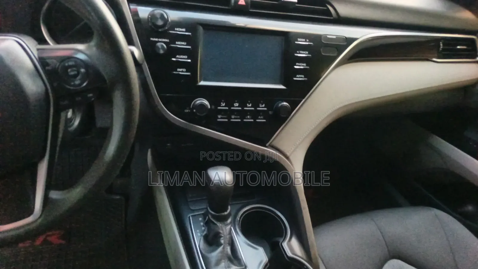 Toyota Camry LE FWD (2.5L 4cyl 8AM) 2018 Black