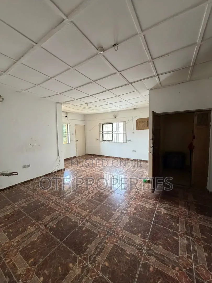 3bdrm Apartment in Utako Main for rent