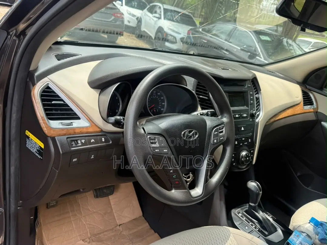 Hyundai Santa Fe GLS 4dr SUV (3.3L 6cyl 6A) 2015 Black