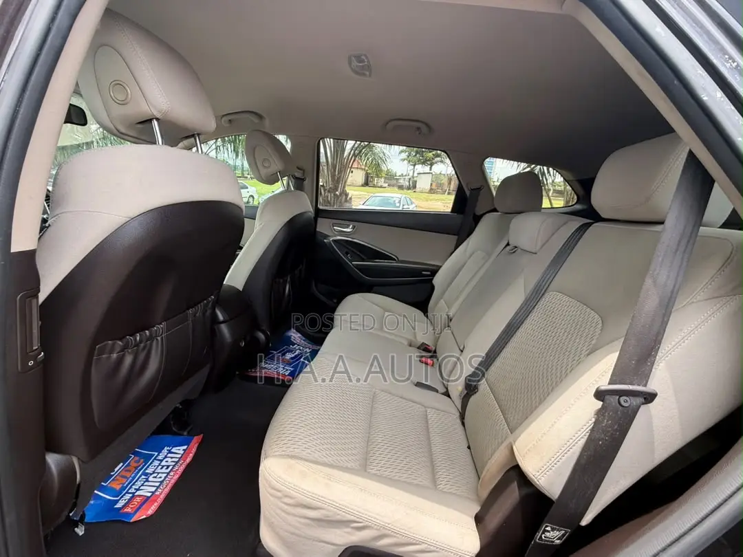 Hyundai Santa Fe GLS 4dr SUV (3.3L 6cyl 6A) 2015 Black