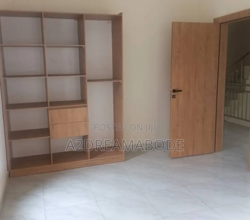 4bdrm Duplex in Ikeja, Adeniyi Jones for rent