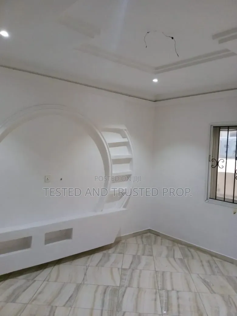 2bdrm Apartment in Ikate Elegushi for rent