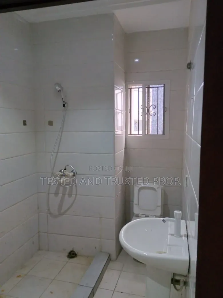 2bdrm Apartment in Ikate Elegushi for rent
