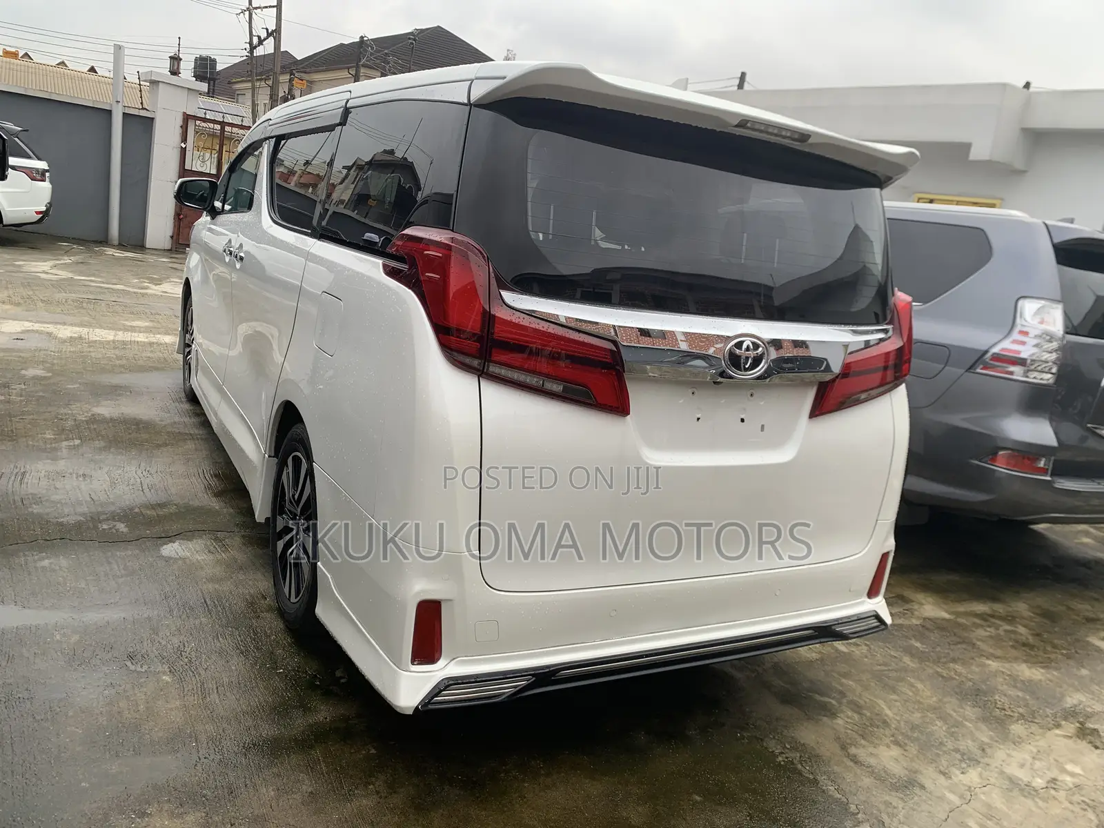 Toyota HiAce 2020 White