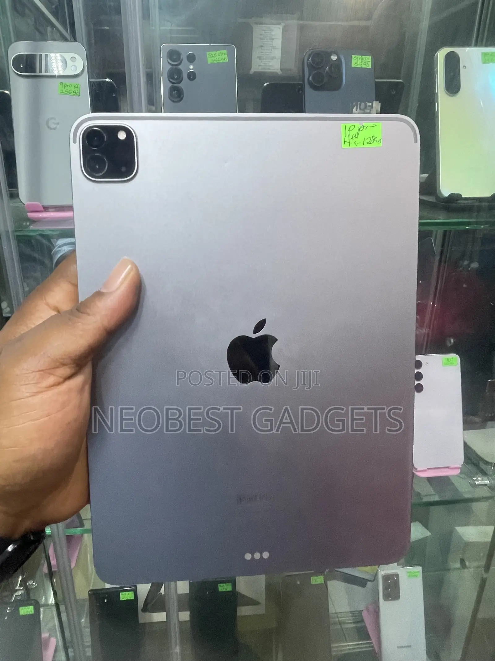 Apple iPad Pro (2022) 128 GB Gray