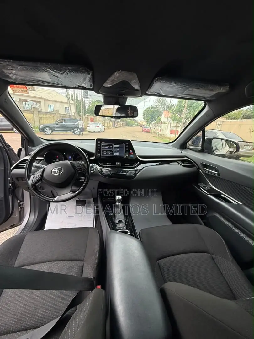 Toyota C-HR 2019 Silver