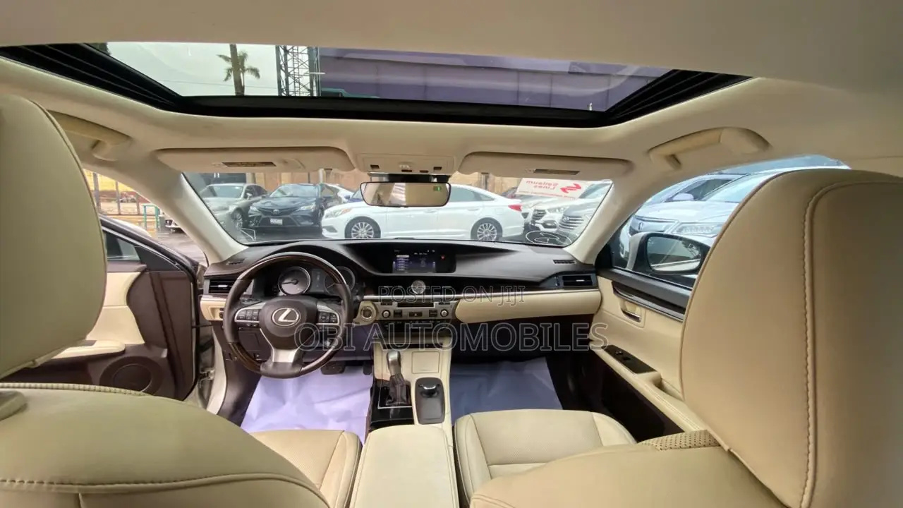 Lexus ES 2018 Gold