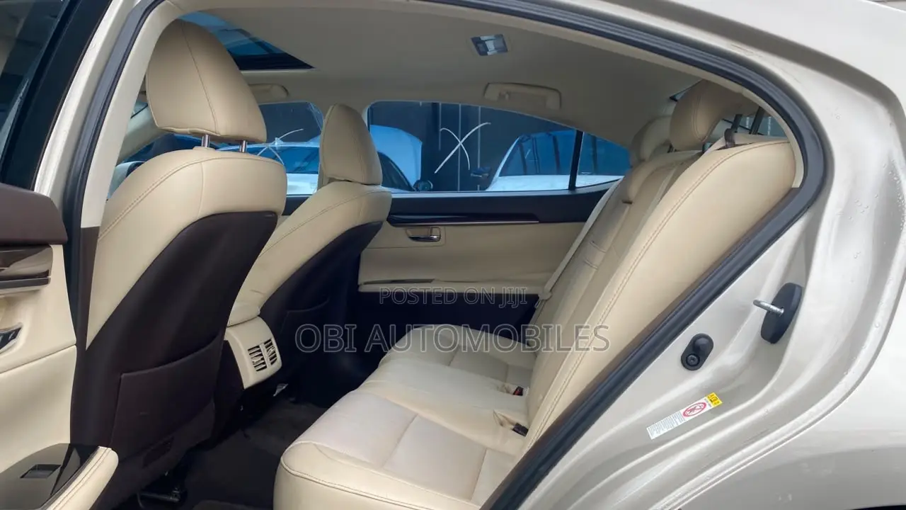 Lexus ES 2018 Gold
