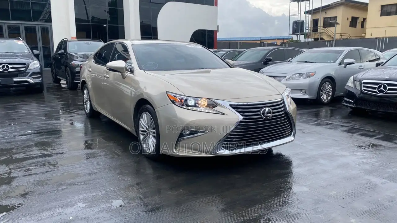 Lexus ES 2018 Gold