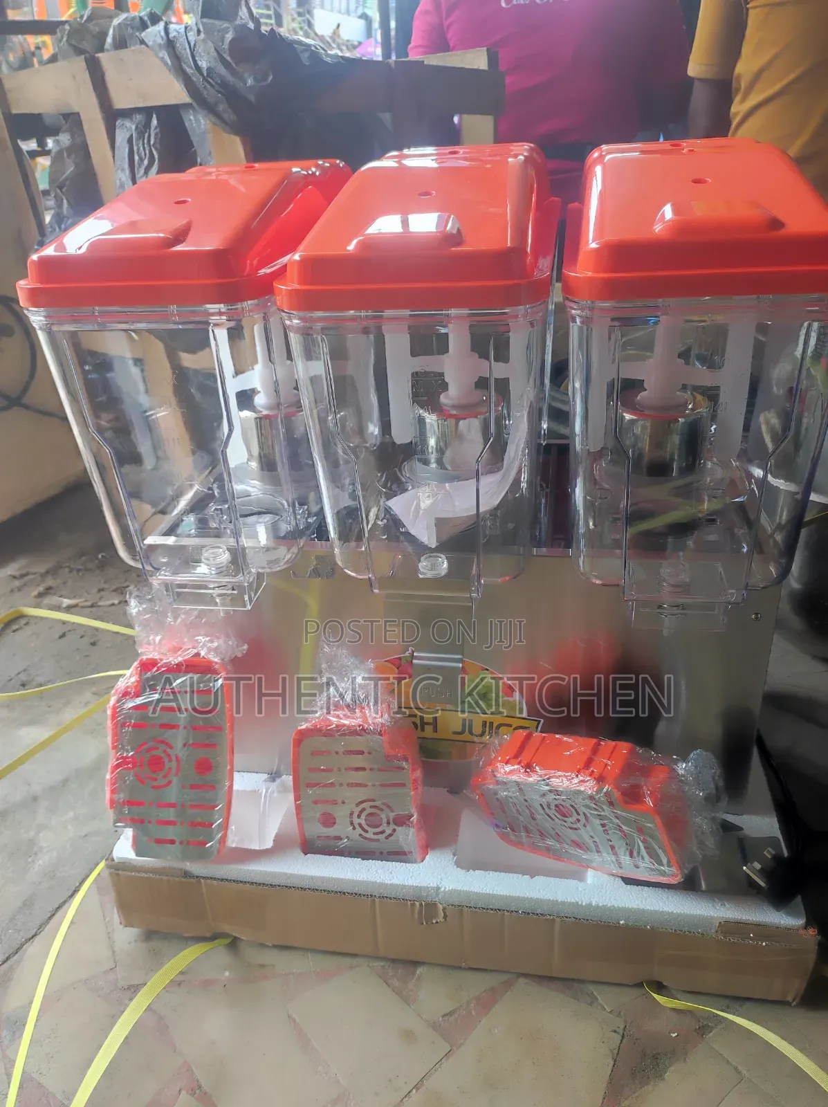 Three Chambers Juice Dispenser