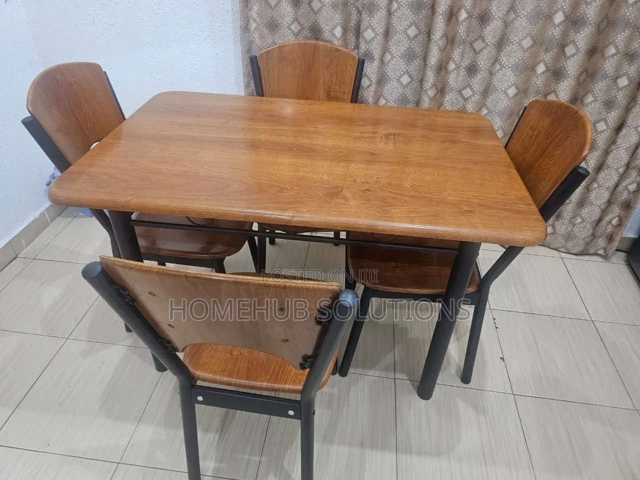 3 Weeks Used 4 Seaters Dining Table Set