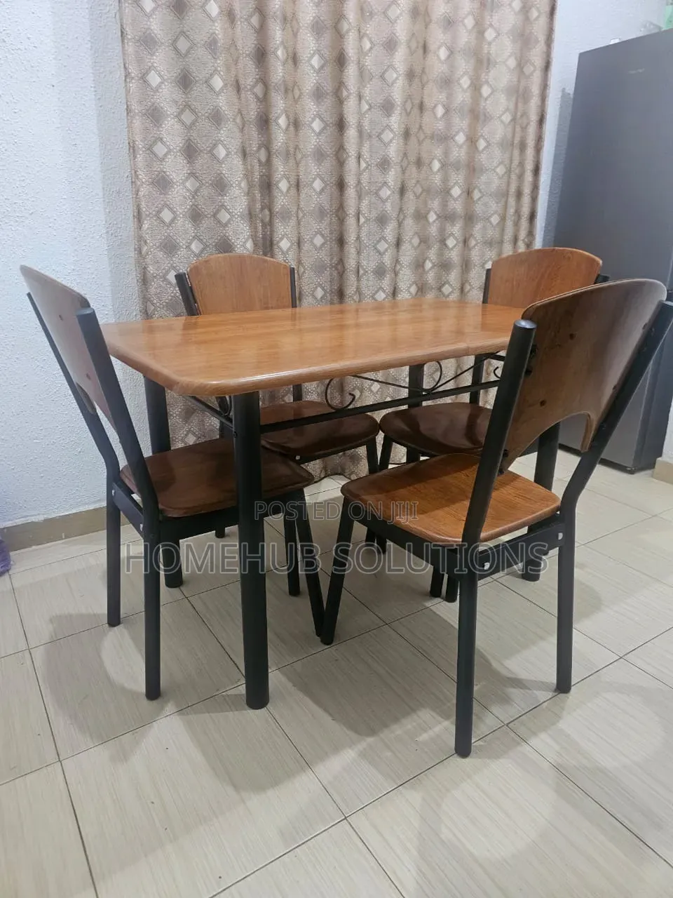 3 Weeks Used 4 Seaters Dining Table Set