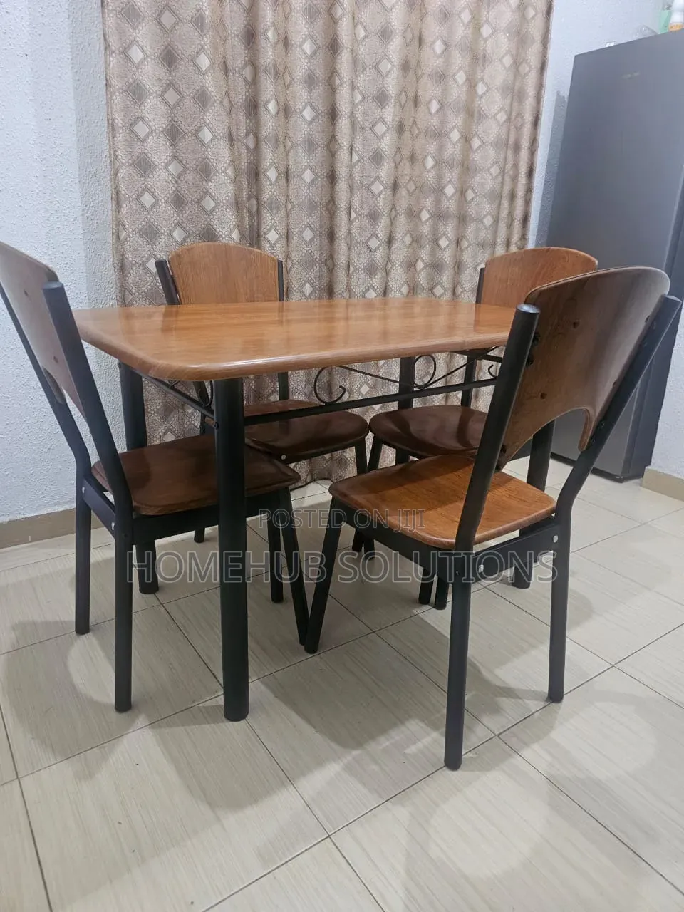 3 Weeks Used 4 Seaters Dining Table Set