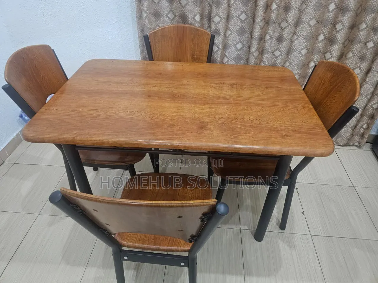 3 Weeks Used 4 Seaters Dining Table Set