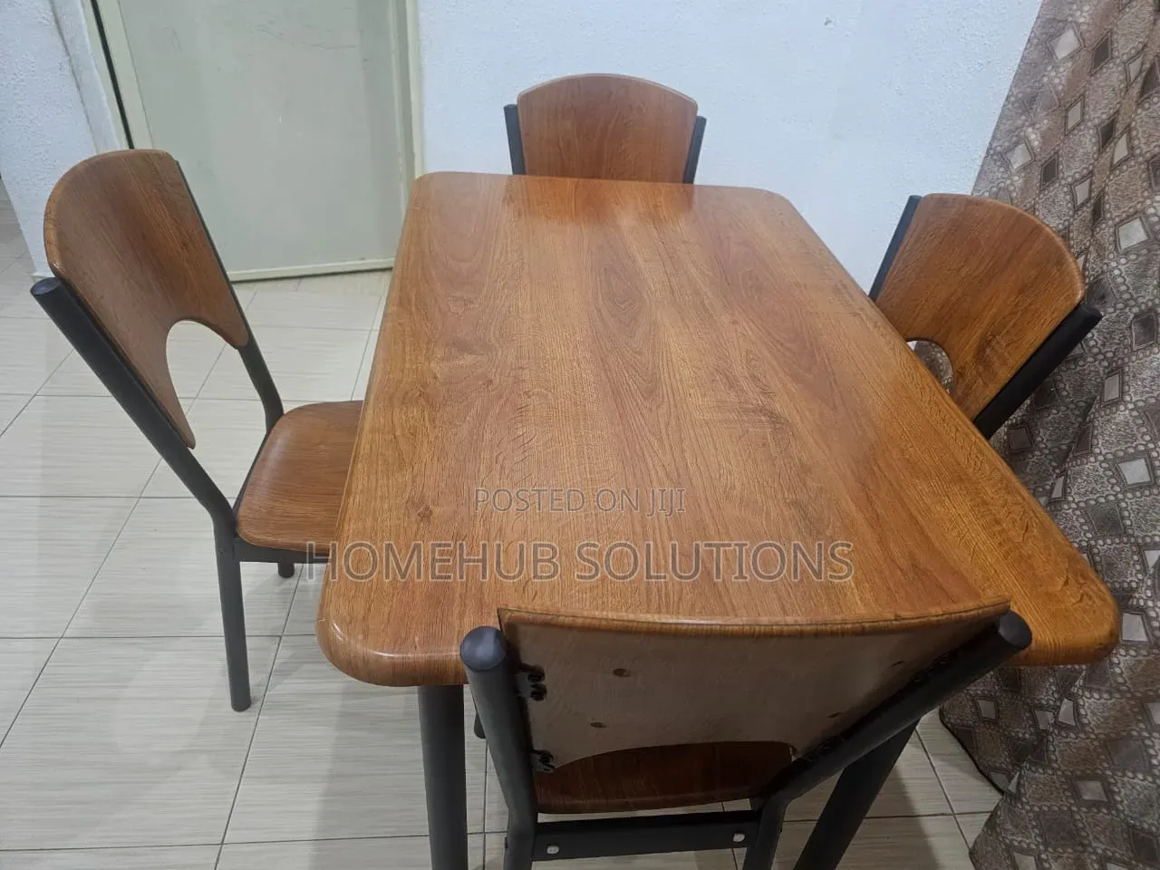 3 Weeks Used 4 Seaters Dining Table Set